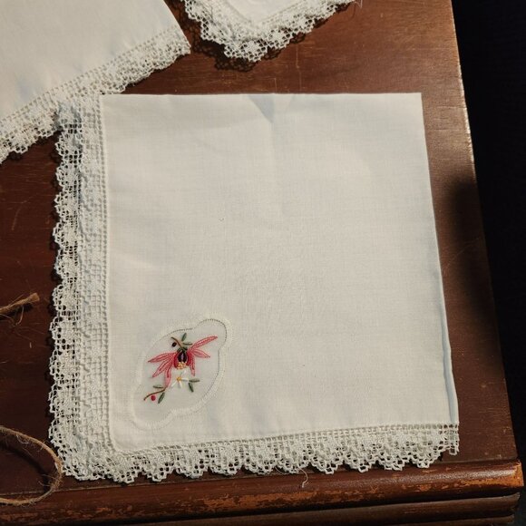 Handmade Vintage Linen Napkins Set Of 12 With Embroidered Floral Detail & Lace T - Picture 15 of 15